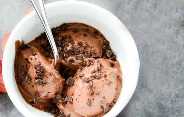 helado vegano de chocolate